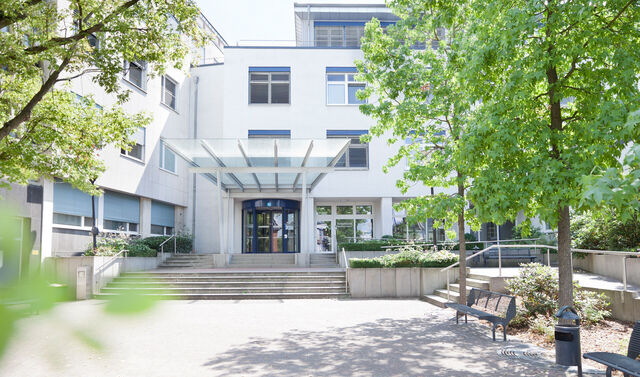 Krankenhaus Neuwerk mit Fachbereich für Wirbelsäule