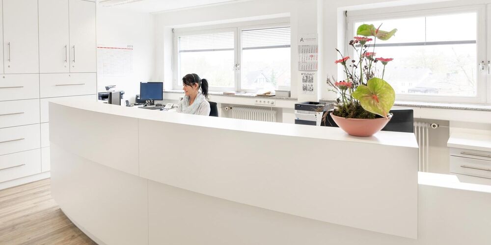 Anmeldetresen für die Sprechstunde